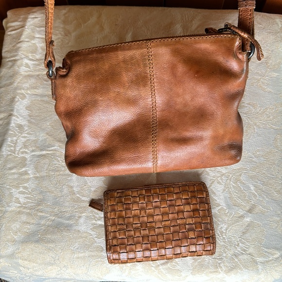Zoa, Leather Crossbody and wallet. - Picture 9 of 9